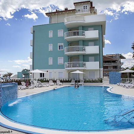 Residence Acquasuite Martinsicuro Bagian luar foto