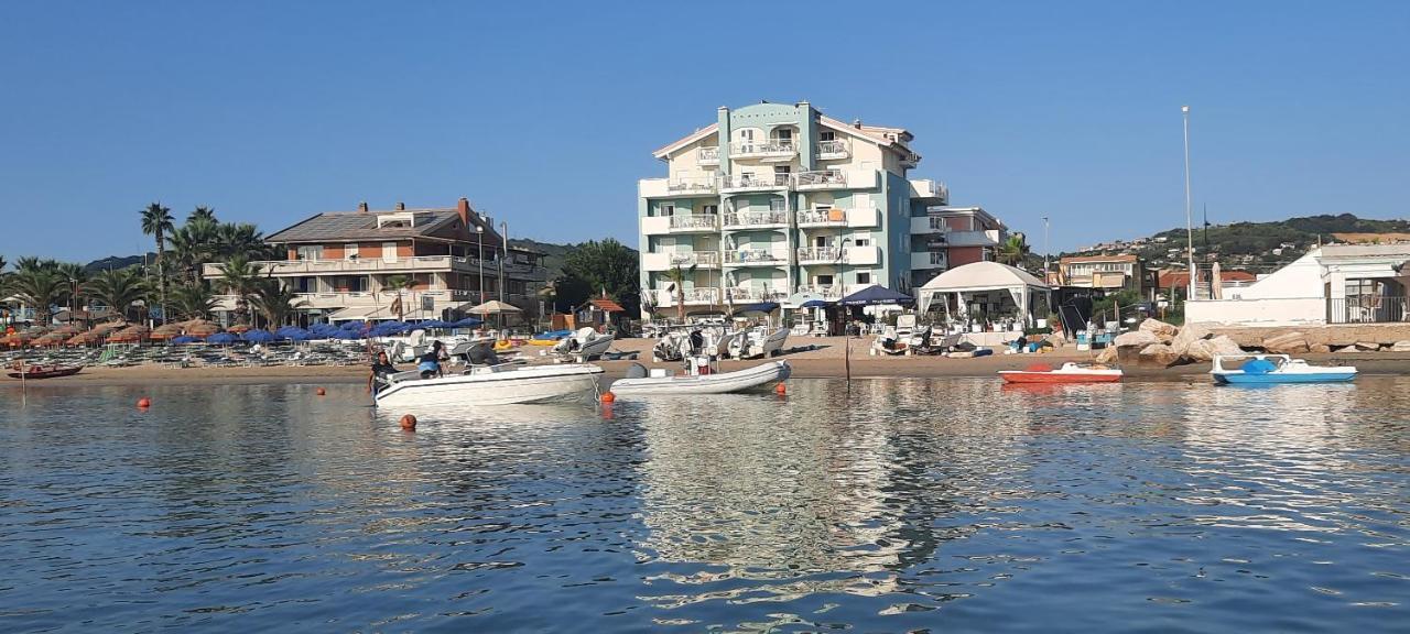 Residence Acquasuite Martinsicuro Bagian luar foto