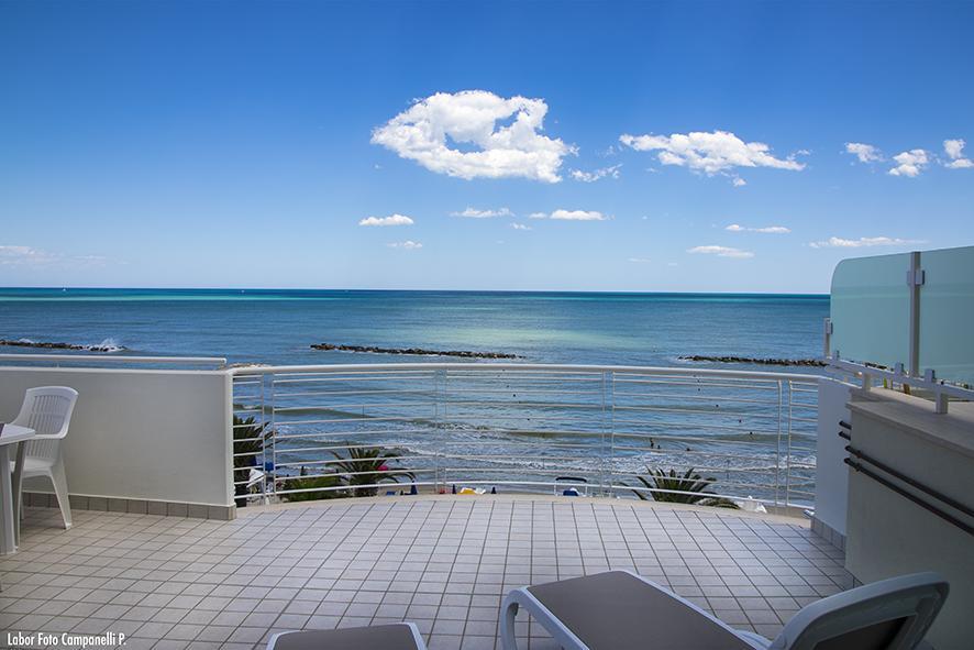 Residence Acquasuite Martinsicuro Bagian luar foto
