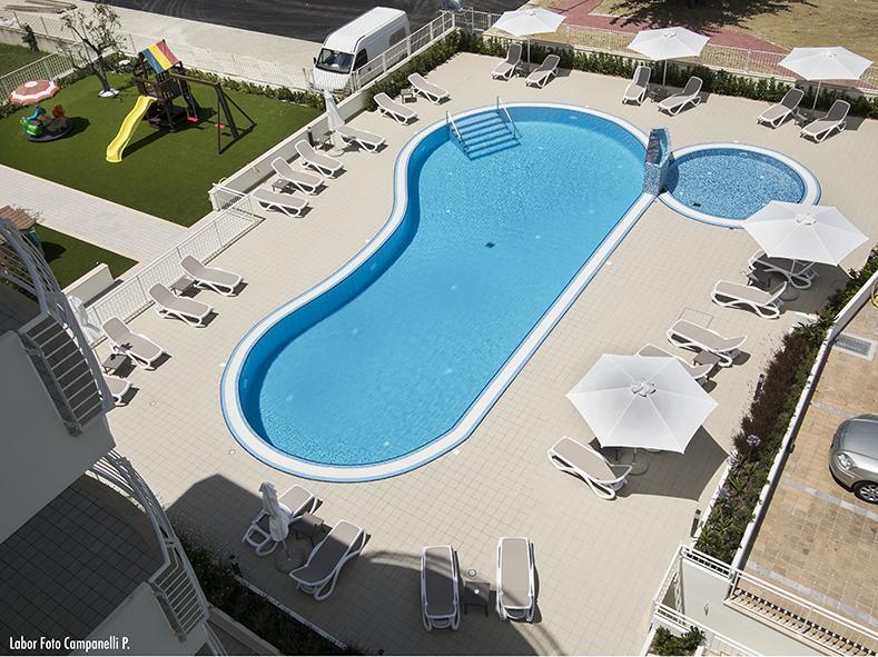 Residence Acquasuite Martinsicuro Bagian luar foto
