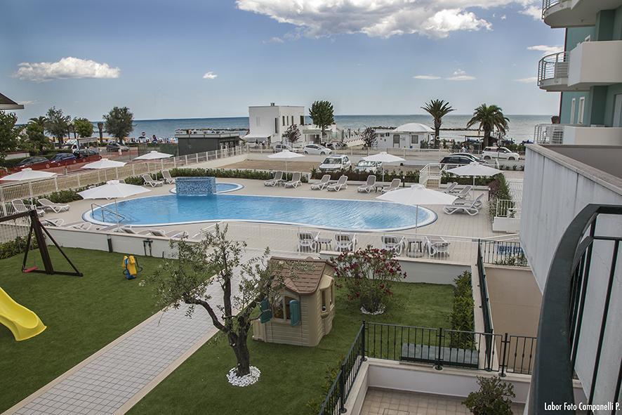 Residence Acquasuite Martinsicuro Bagian luar foto